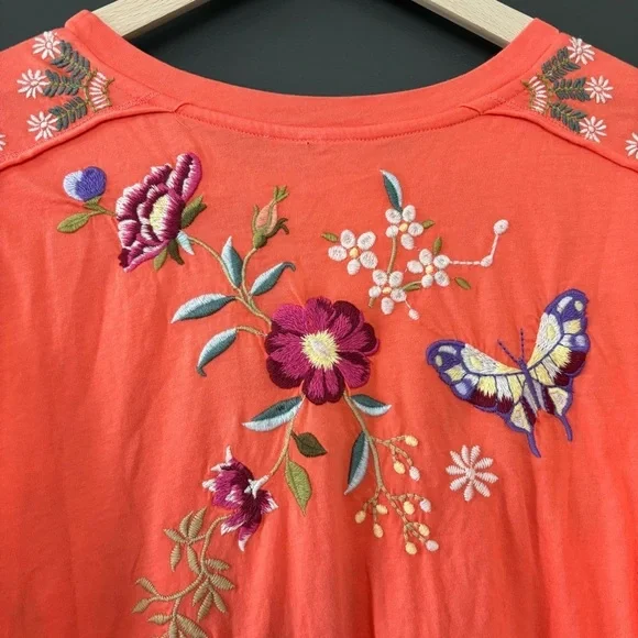NWT Johnny Was Osaka Raw Seam Dolman Tee in Living Coral Embroidered T-Shirt XS - Picture 12 of 13